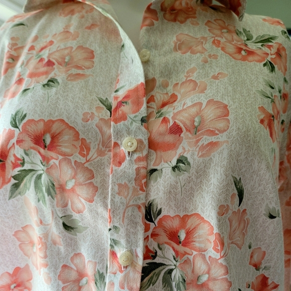 Chaps Petite Button-Down Floral Blouse Size M - Picture 2 of 8